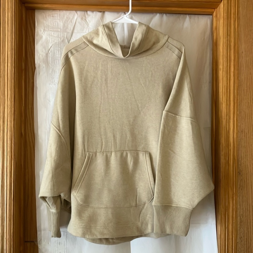 44 North Women’s Dolman like Long sleeve Beige Sz L Sweatshirt